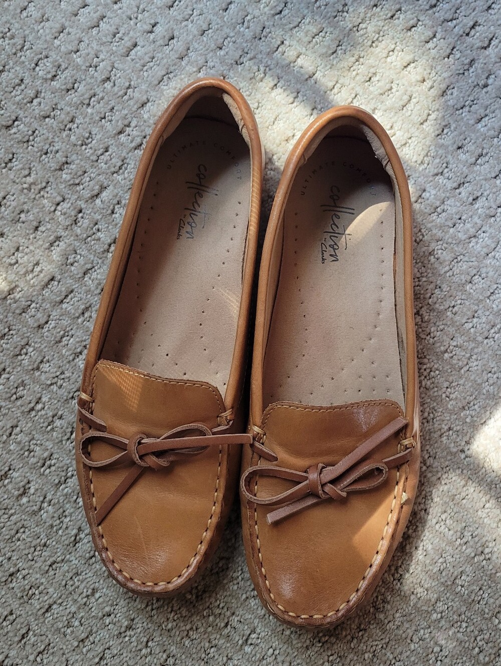 Clark's Women's Tan Leather Bow Moccasins